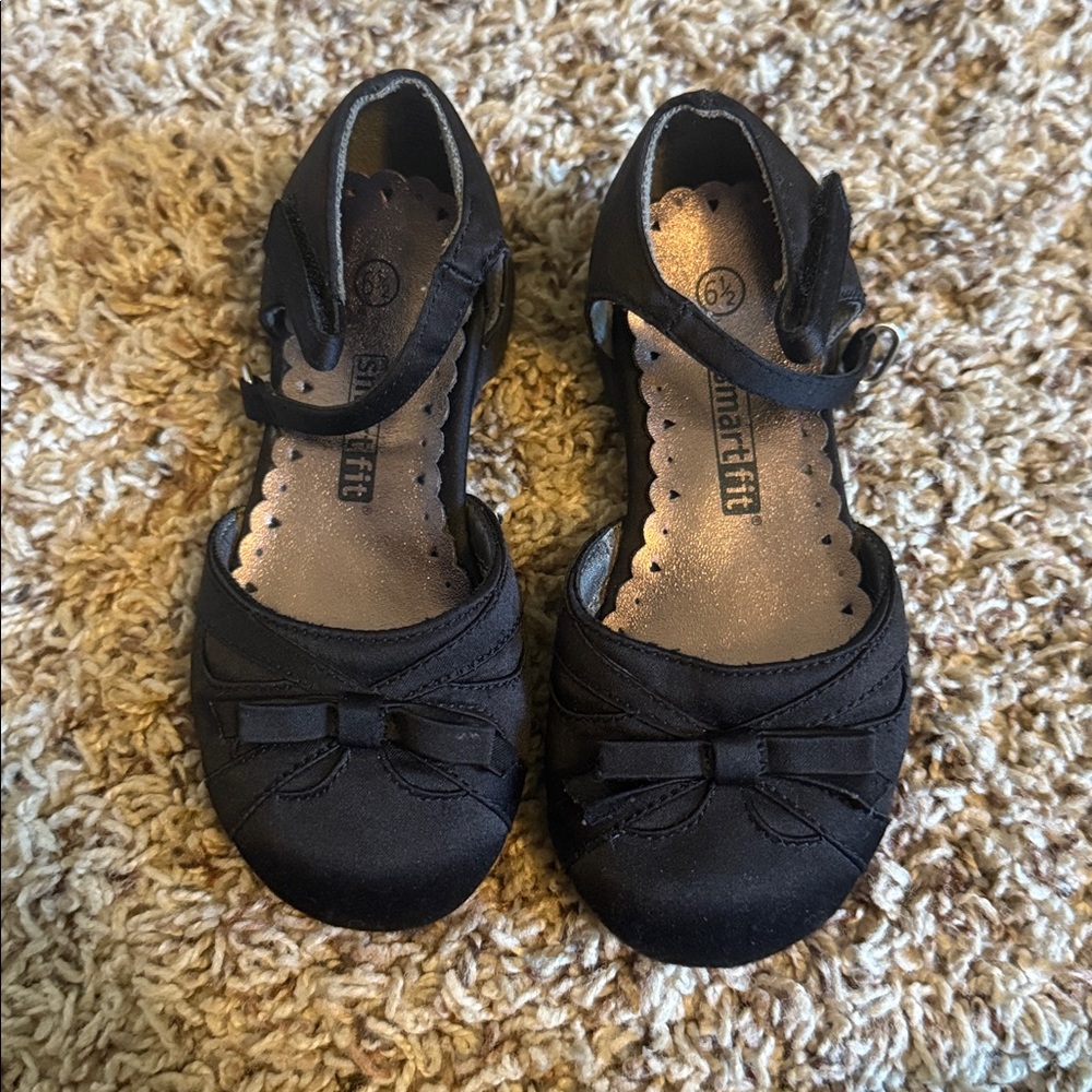 Smartfit Black Bow Mary Janes - Size 6 1/2